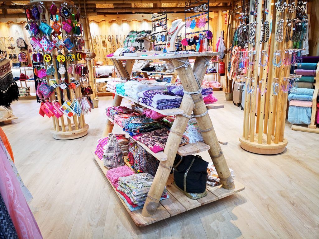 expositor producto Ocean Company Malaga madera pino y guadua 10