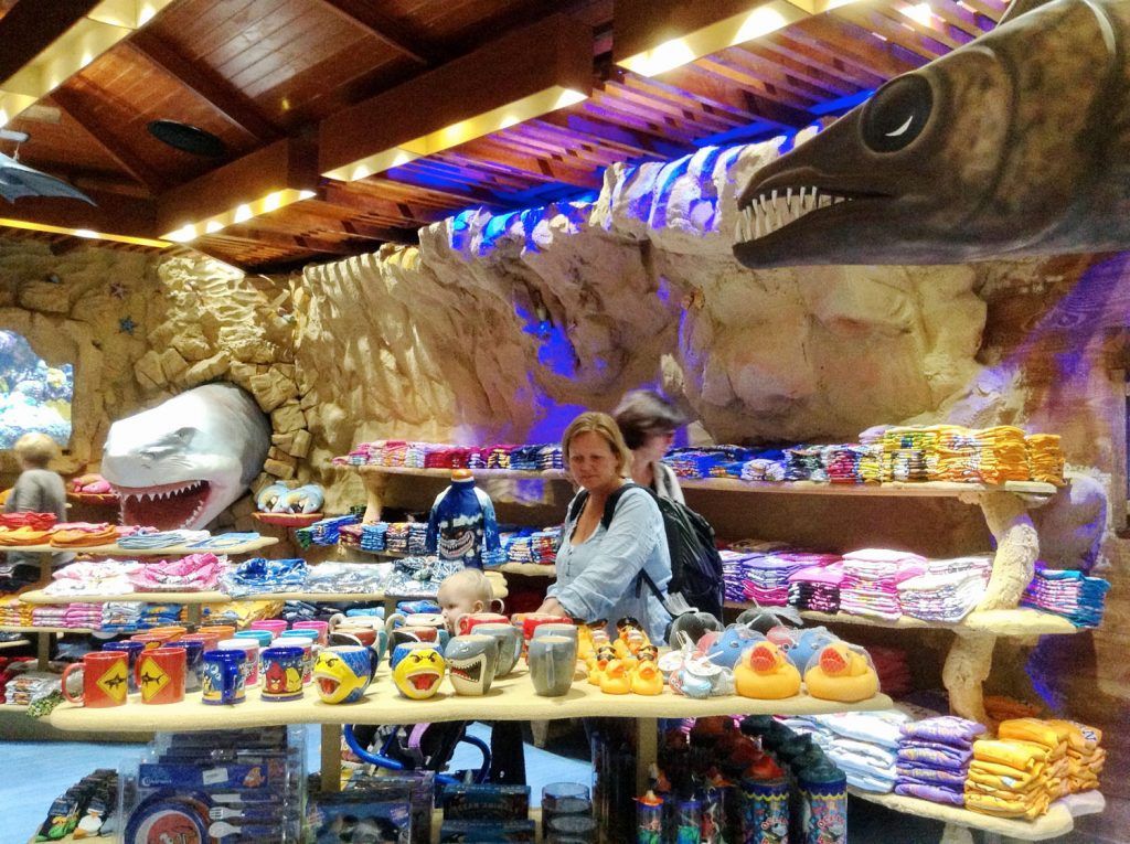 interior de la tienda Ocean Company aeropuerto Gran Canaria 9